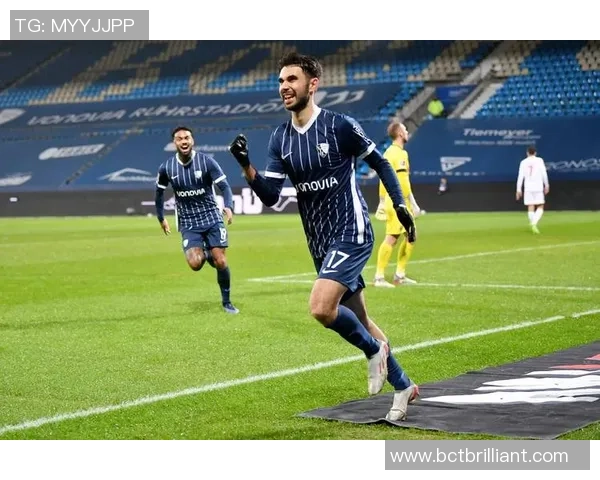 菲尔特与帕德博恩激战正酣谁能在这场对决中笑到最后